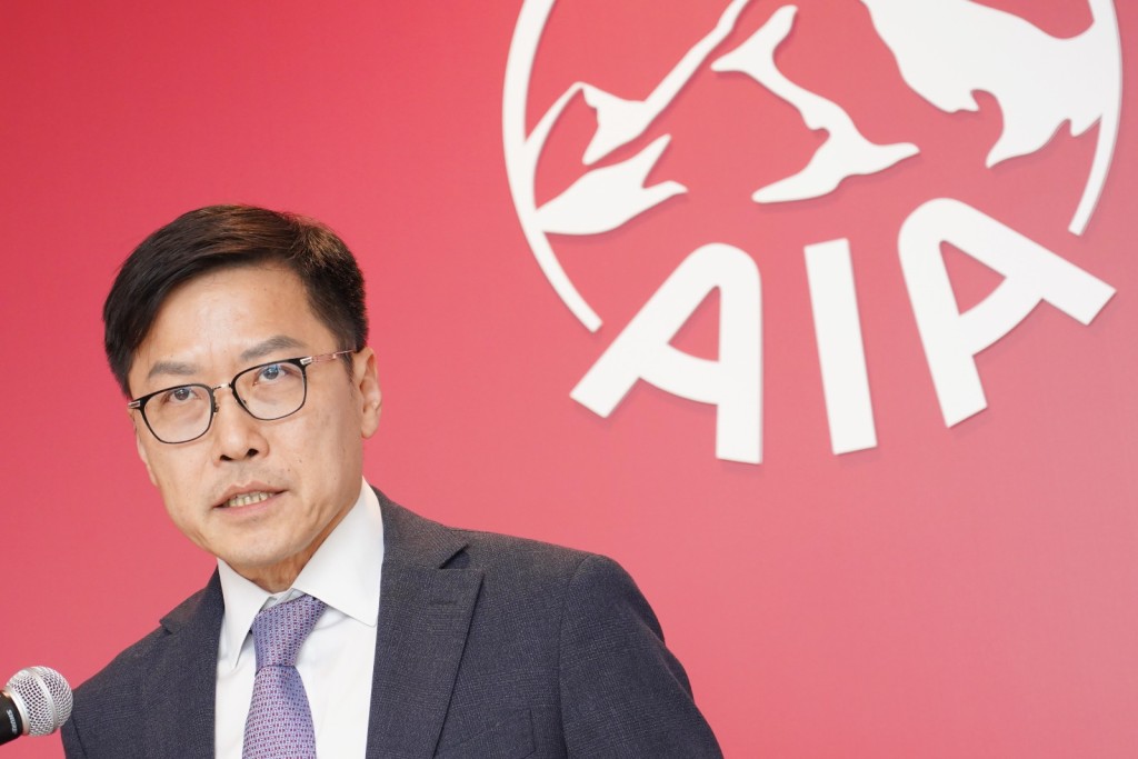 Executive Pay Disparity Widens in Hong Kong as Top Leaders Earn 2,400 Times Median Salary