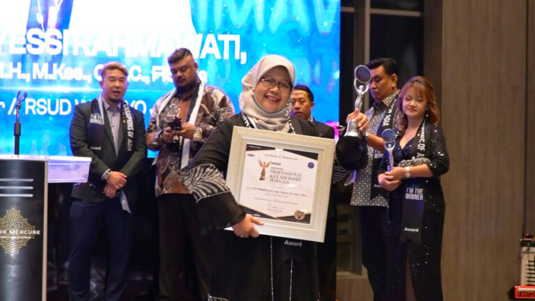 Award Magazine Recognizes RSUD Waluyo Jati’s Service Transformation as Dr. Yessi Rahmawati Receives Inspiring Professional & Leadership Award 2026